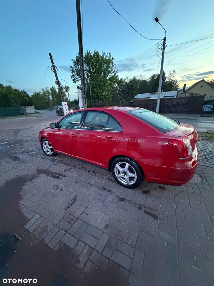 Toyota Avensis - 2