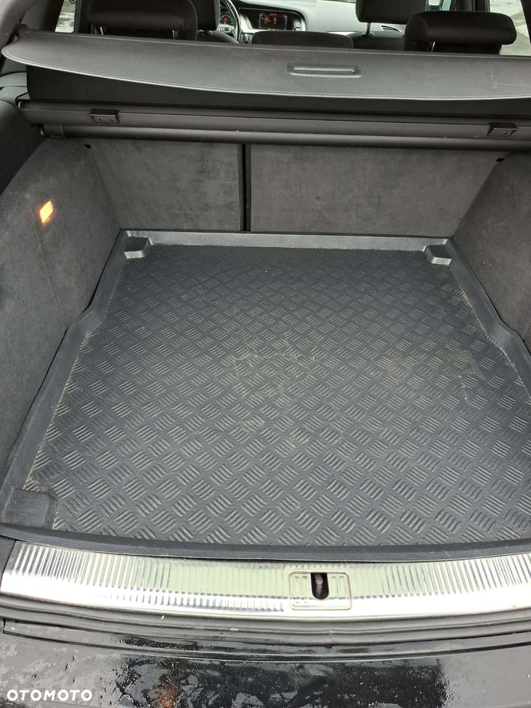 Audi A4 Avant 2.0 TDI ultra - 8