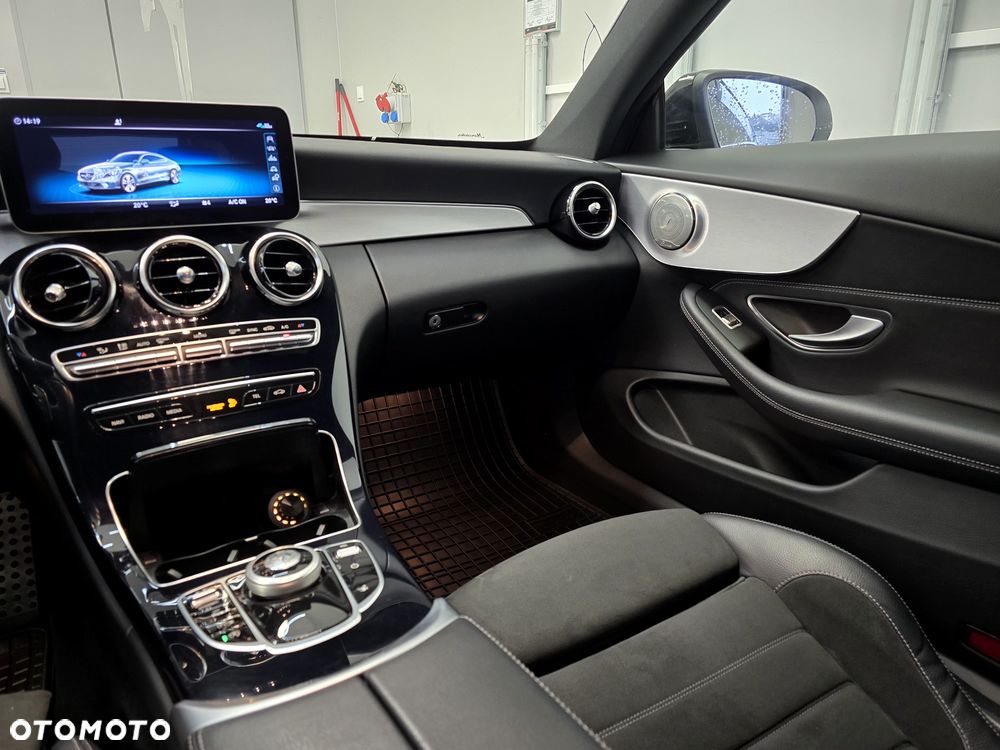 Mercedes-Benz Klasa C 220 d 4Matic 9G-TRONIC - 33