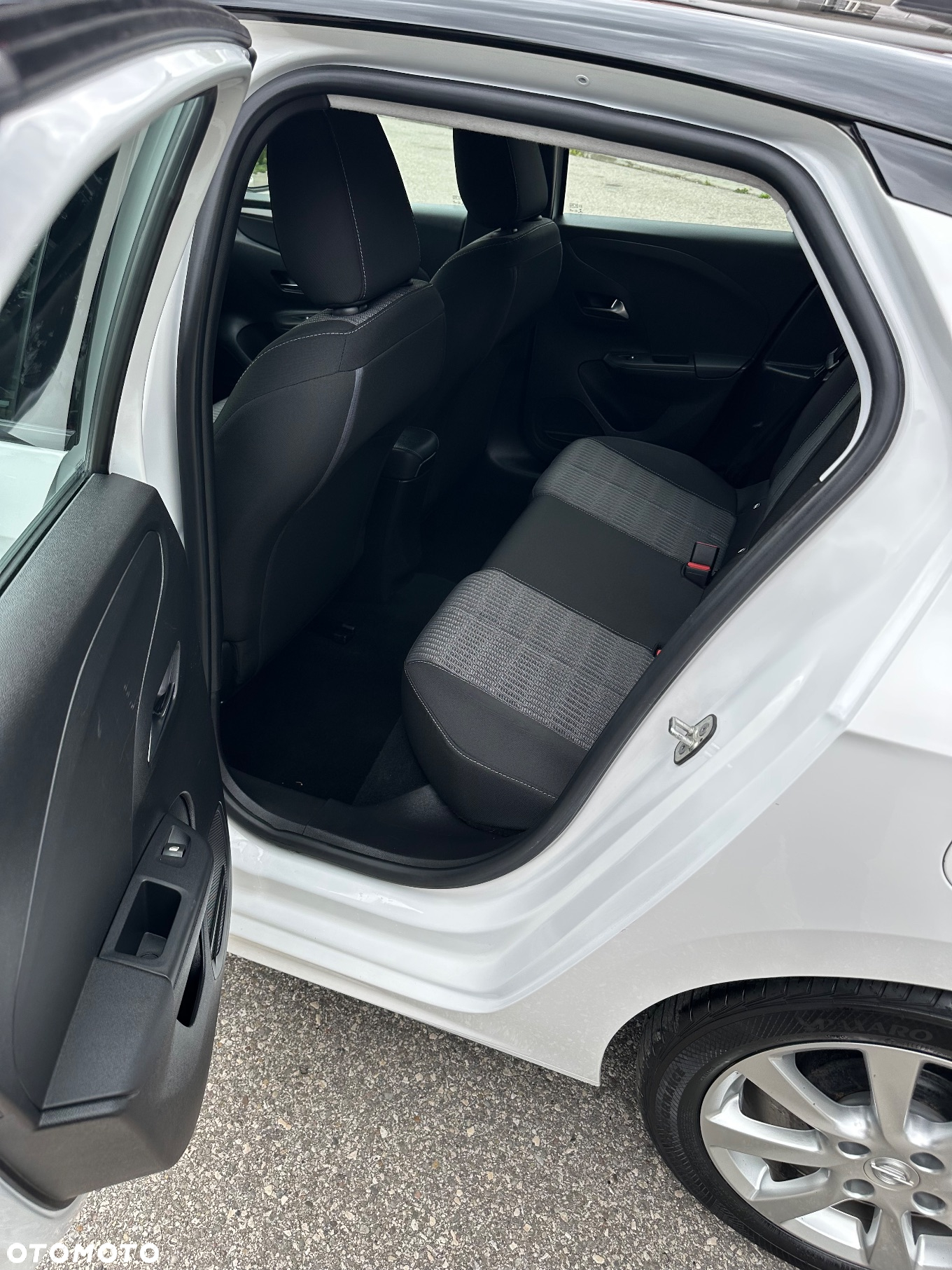 Opel Corsa 1.2 Business S&S - 10