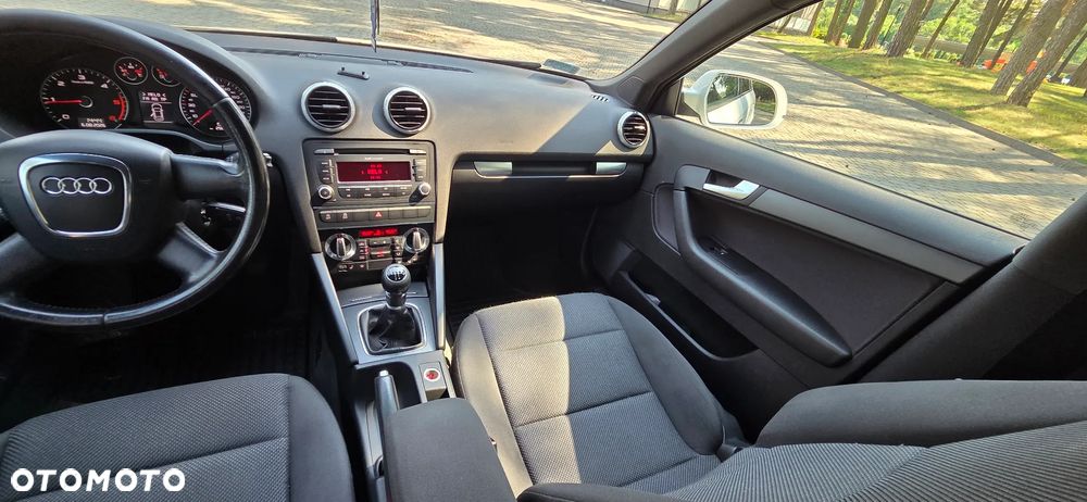 Audi A3 Sportback 1.6 TDI DPF S line Sportpaket - 6