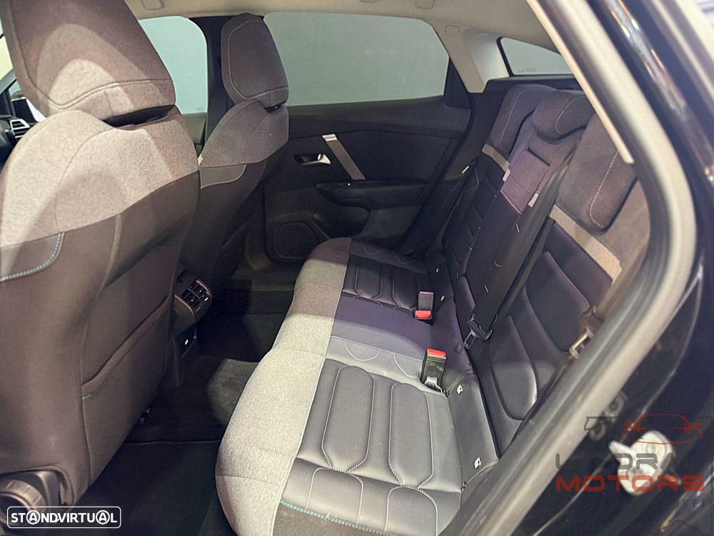 Citroën C4 1.2 PureTech Shine EAT8 - 17