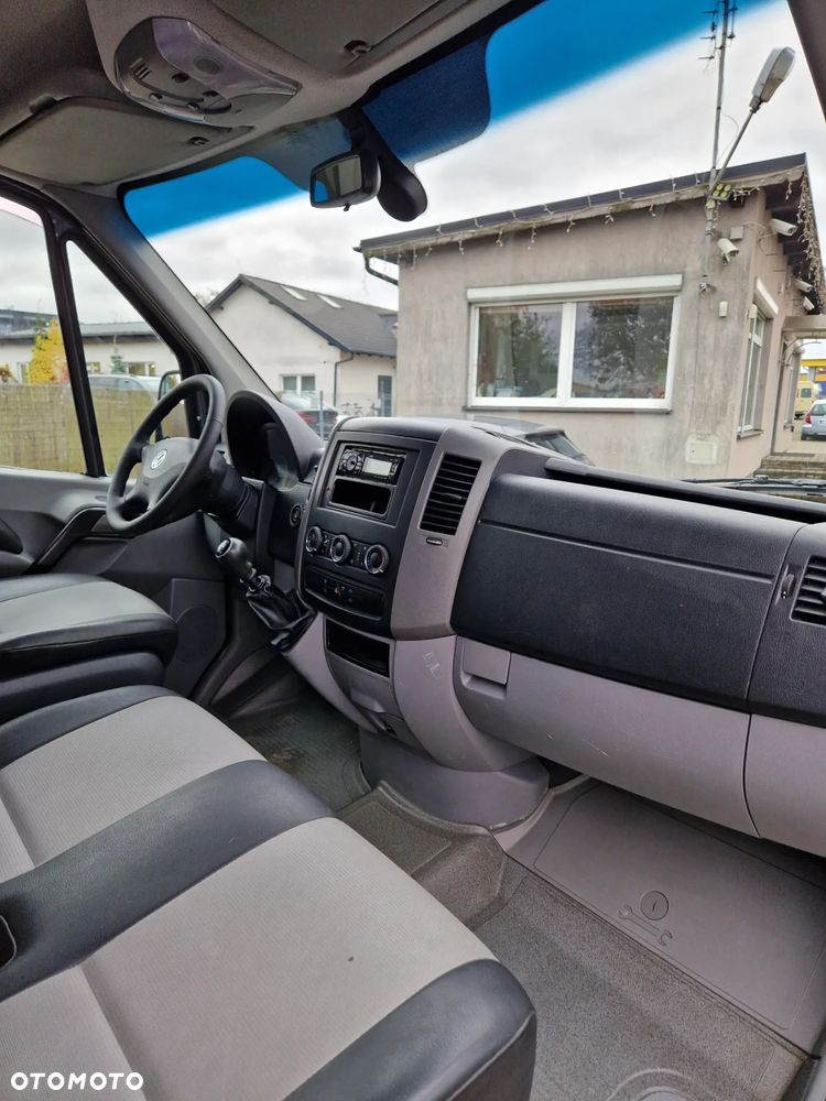 Volkswagen CRAFTER 9 osobowy MAXI PODJAZD DLA NIEPEŁNOSPRAWNYCH - 14