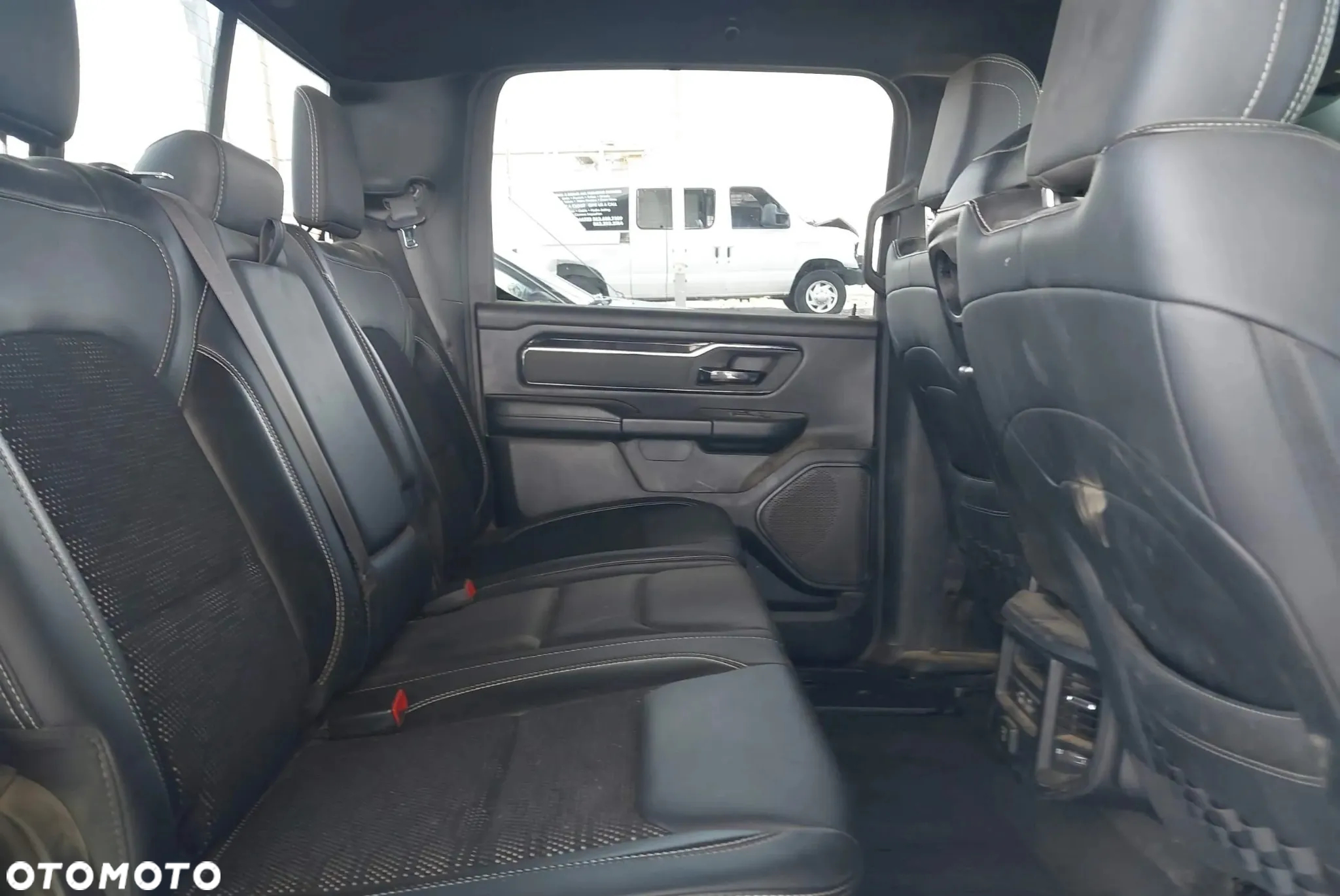 RAM 1500 Crew Cab Shortbed Bighorn - 22