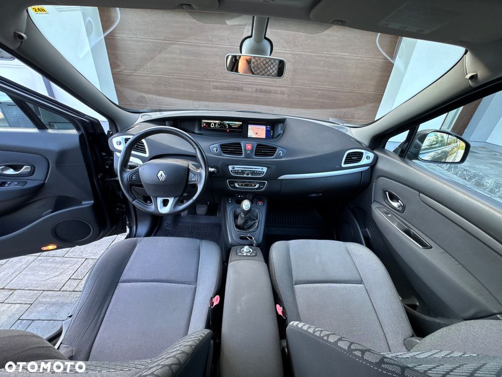 Renault Grand Scenic 1.9 dCi Tech Run - 15