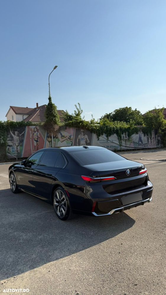 BMW Seria 7 740i - 3