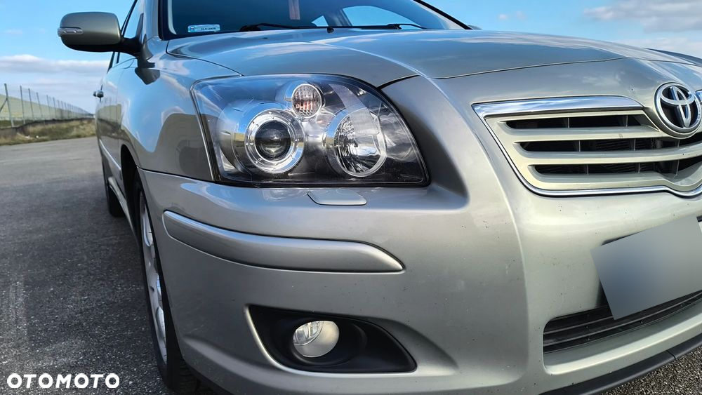 Toyota Avensis - 9