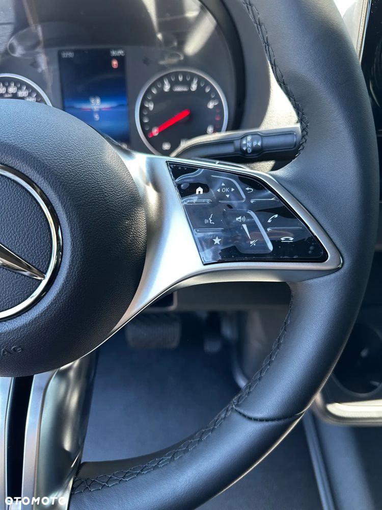 Mercedes-Benz Sprinter - 15