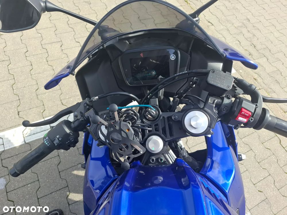 Yamaha YZF - 8