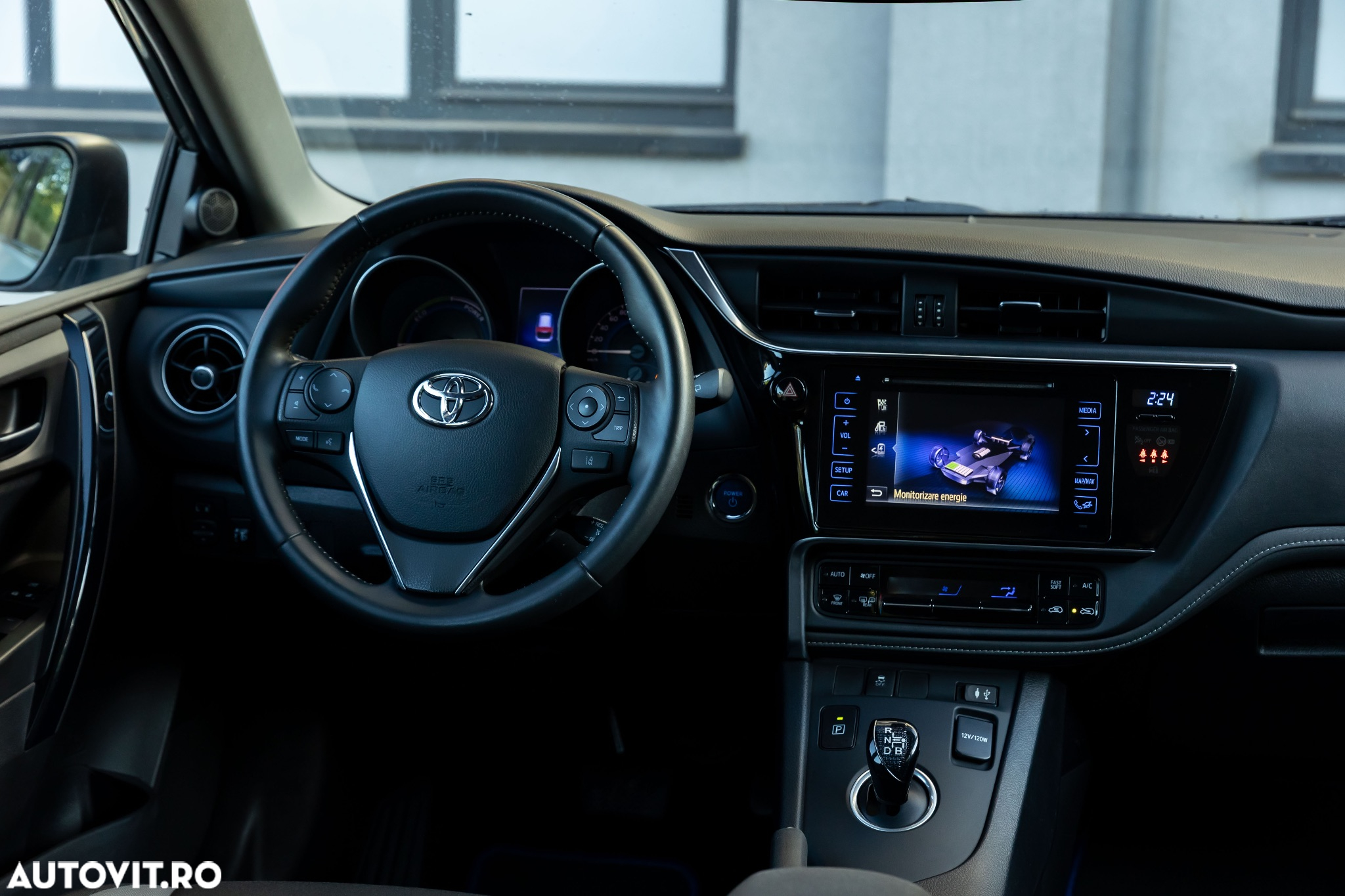 Toyota Auris 1.8 L VVT-i Hybrid Sol - 27