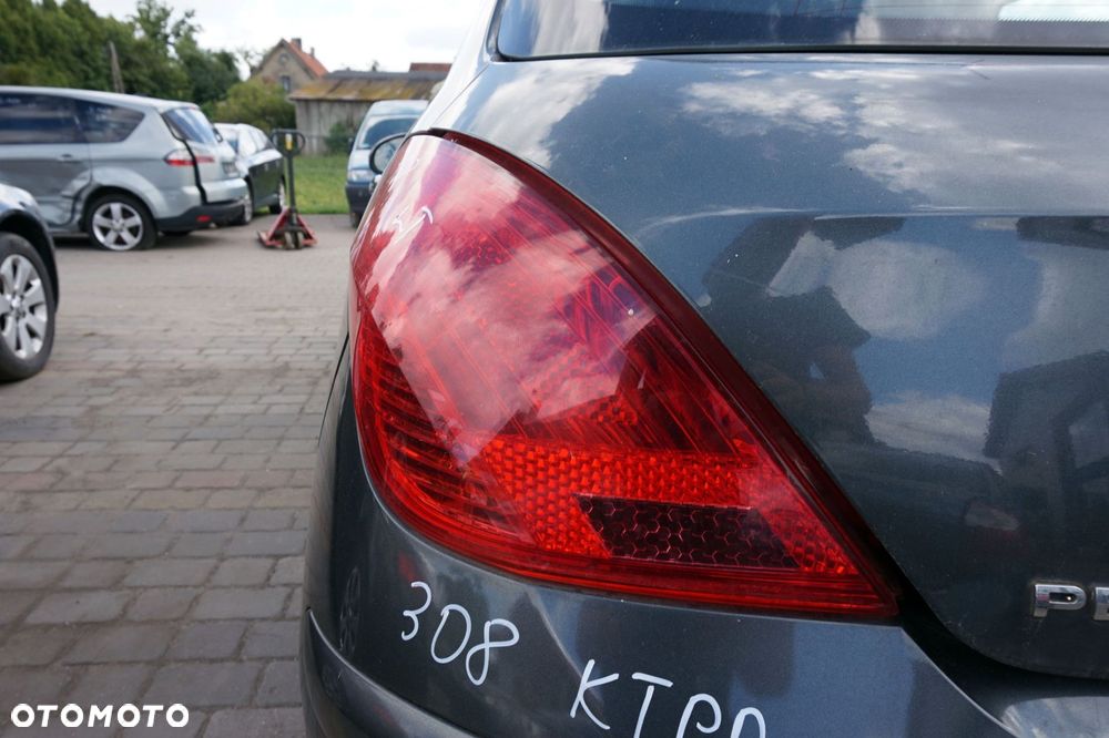 LAMPA TYLNA LEWA 308 I T7 5D HB  PEUGEOT 2007-2011 - 3