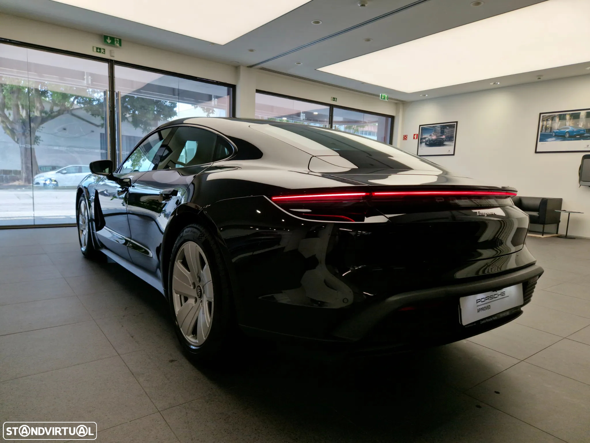 Porsche Taycan Standard - 3