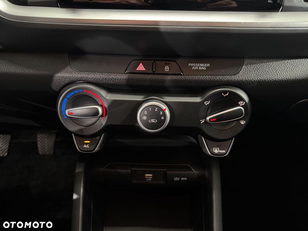 Kia Stonic - 24