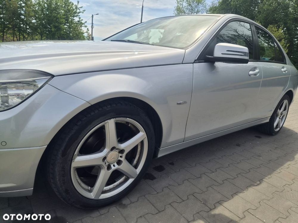 Mercedes-Benz Klasa C 180 CGI Automatik BlueEFFICIENCY - 6