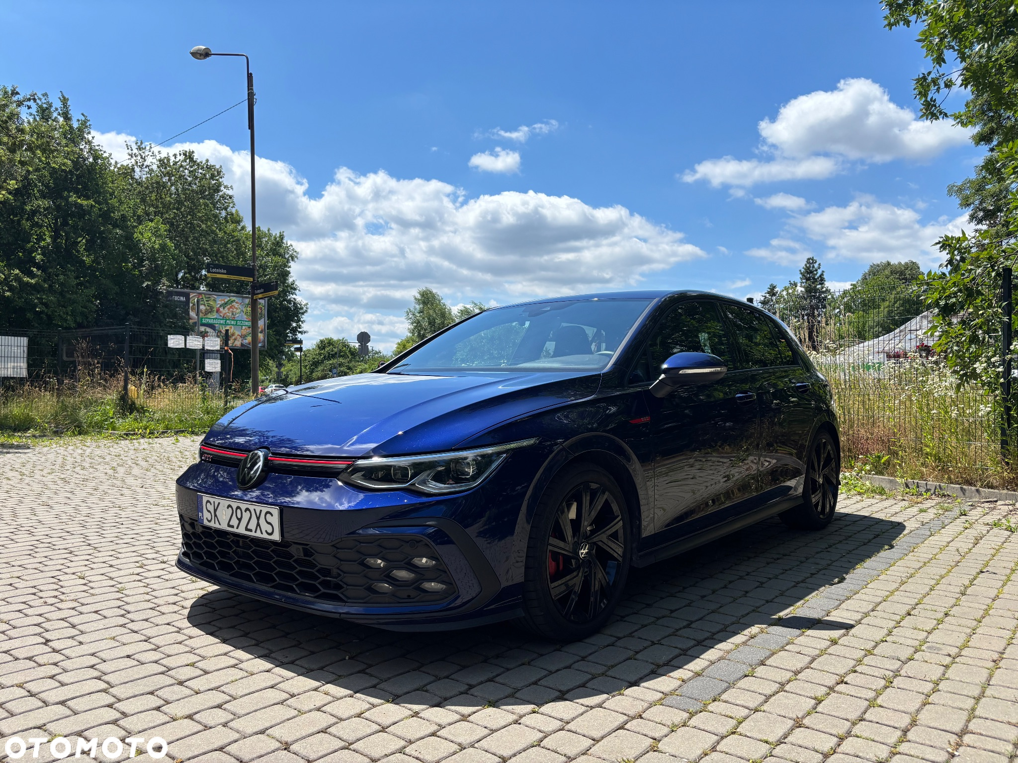 Volkswagen Golf VIII 2.0 TSI GTI DSG - 2