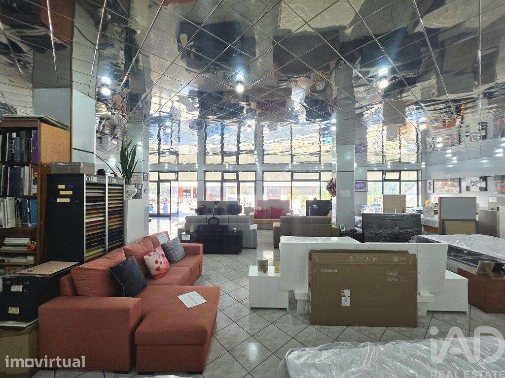 Prédio em Águas Santas de 520 m2 - Grande imagem: 4/40