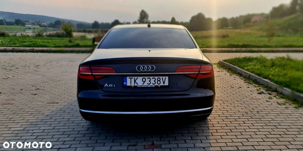 Audi A8 - 6