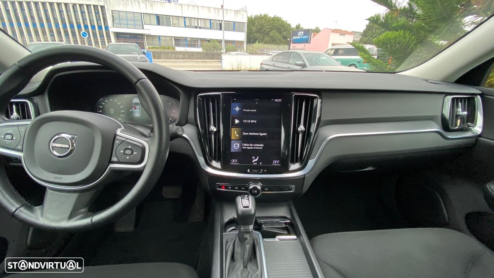 Volvo V60 2.0 D3 Momentum Plus Geartronic - 28