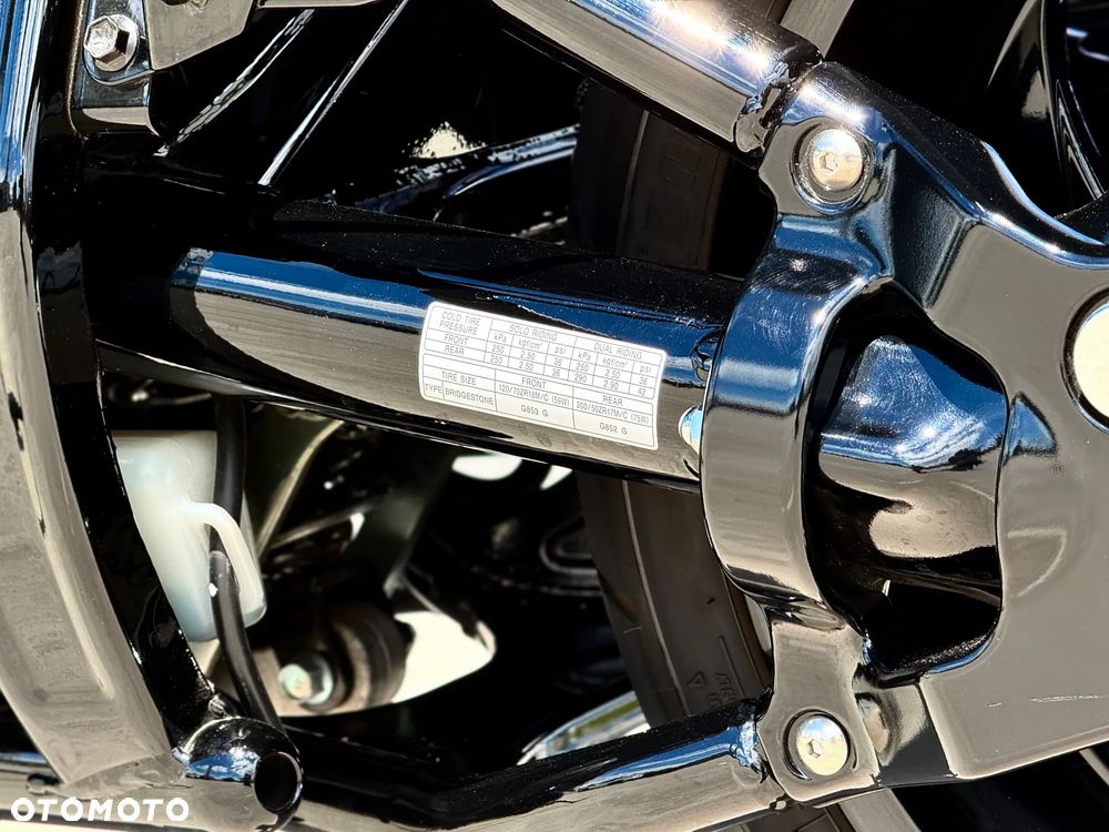 Suzuki Boulevard - 18