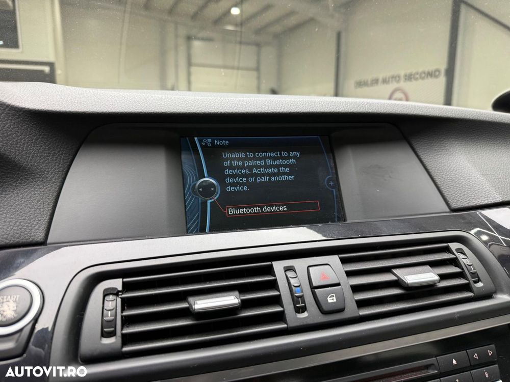 BMW Seria 5 523i Sport-Aut. - 12