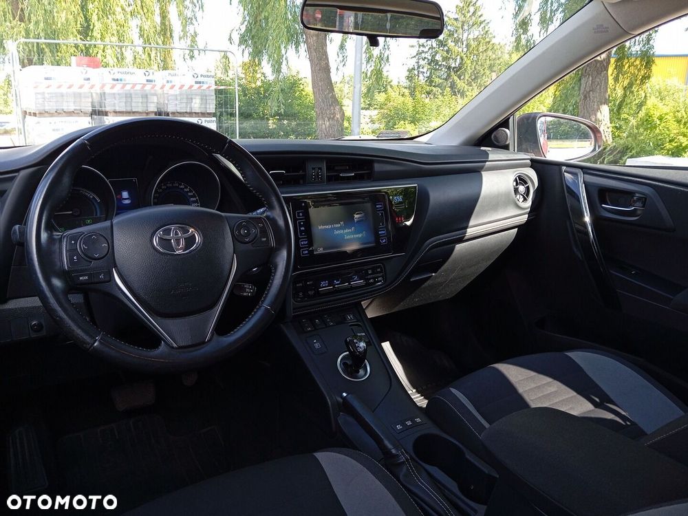 Toyota Auris - 11