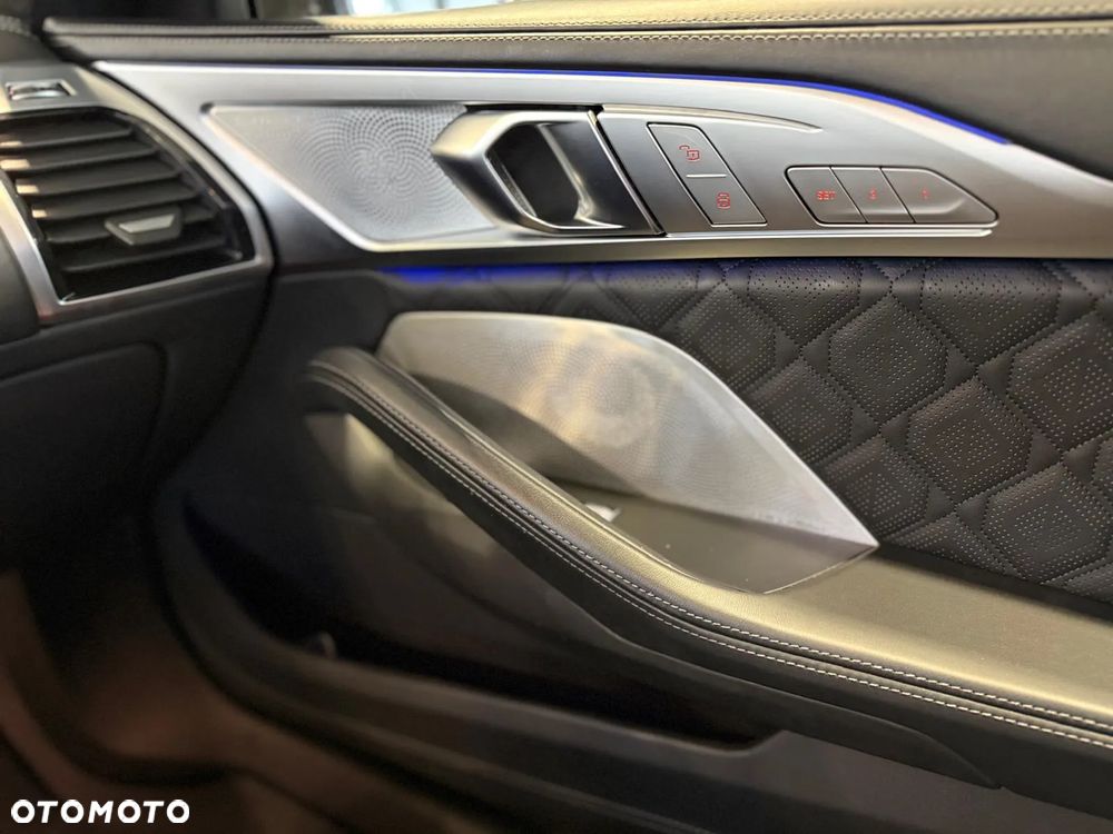 BMW M8 Competition - 13