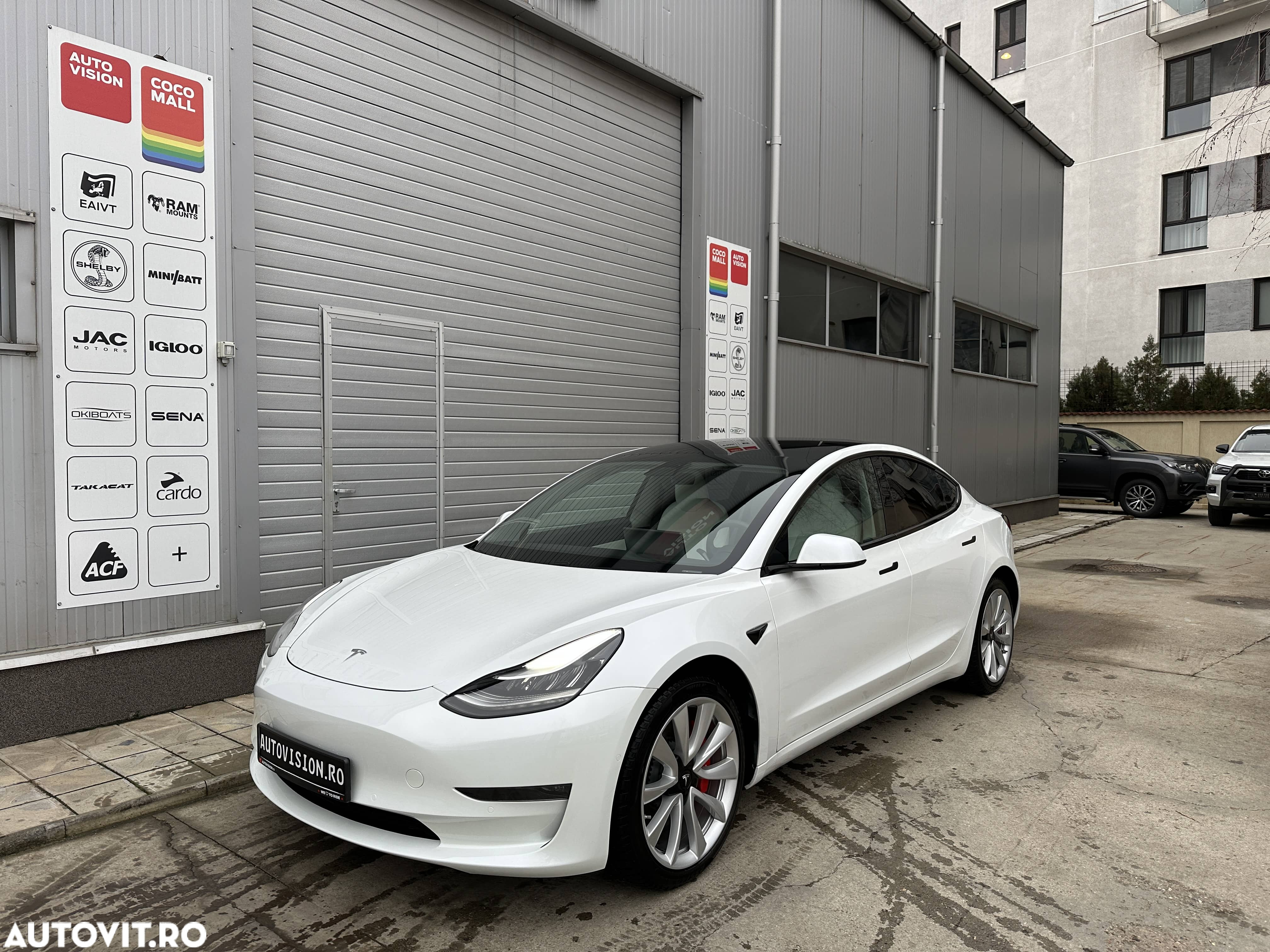 Tesla Model 3 Langstreckenbatterie Allradantrieb Dual Motor Performance - 2