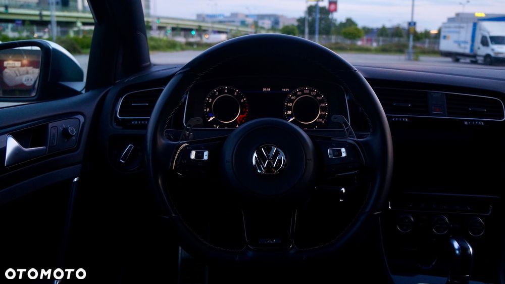 Volkswagen Golf - 17