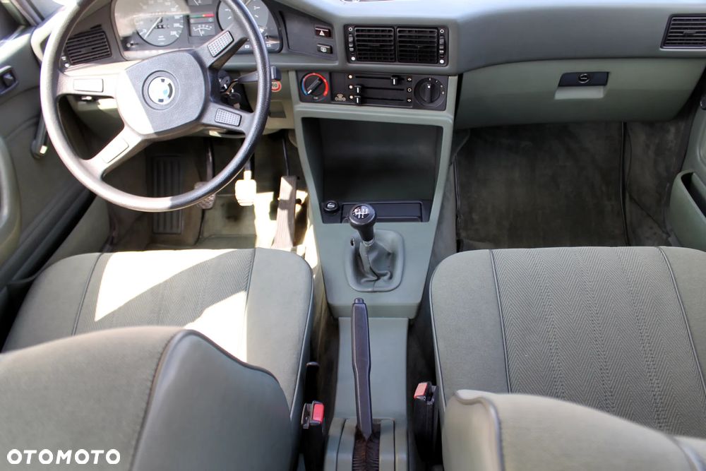 BMW Seria 5 525 e - 9