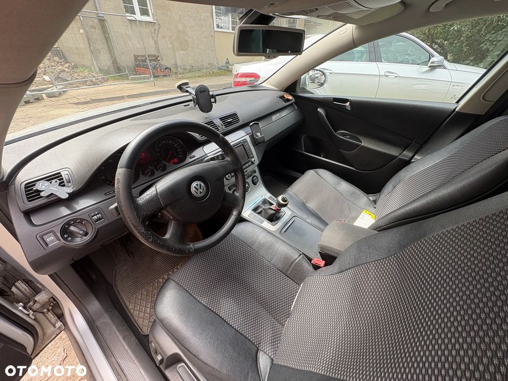 Volkswagen Passat 2.0 TDI Comfortline - 8