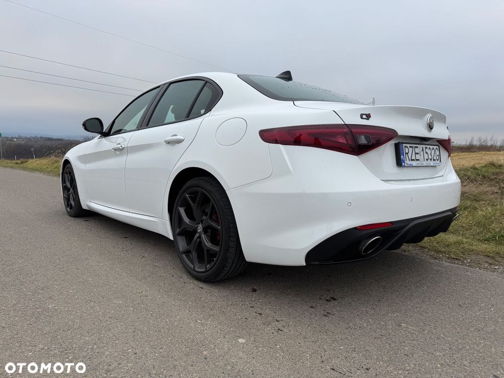 Alfa Romeo Giulia 2.0 Turbo TI Q4 - 5
