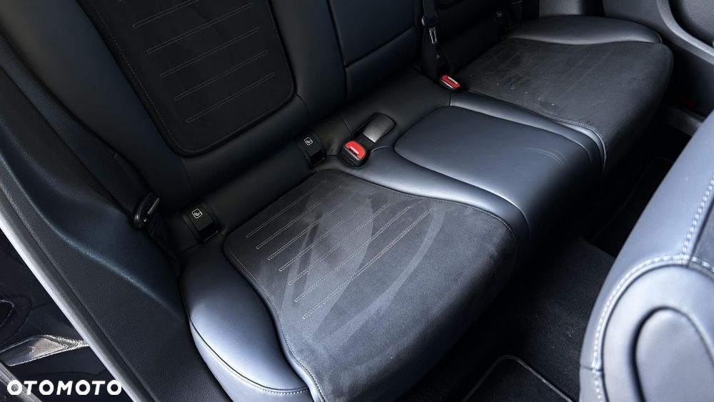 Mercedes-Benz GLC - 31