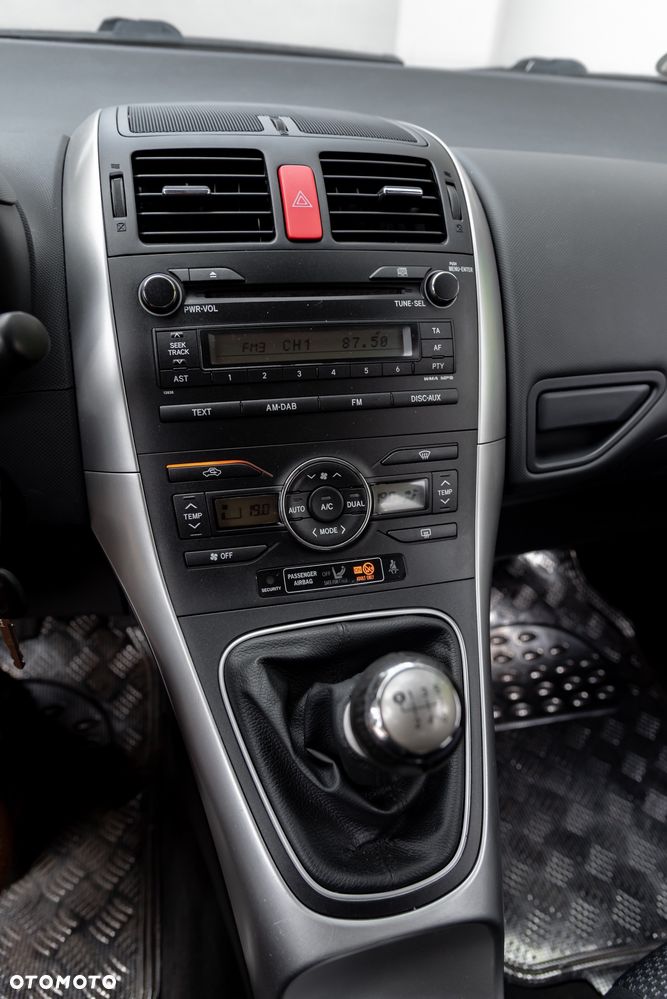 Toyota Auris 1.33 VVT-i - 24