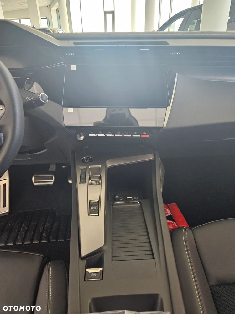 Peugeot 308 1.2 mHEV GT Exclusive S&S e-DCS6 - 15