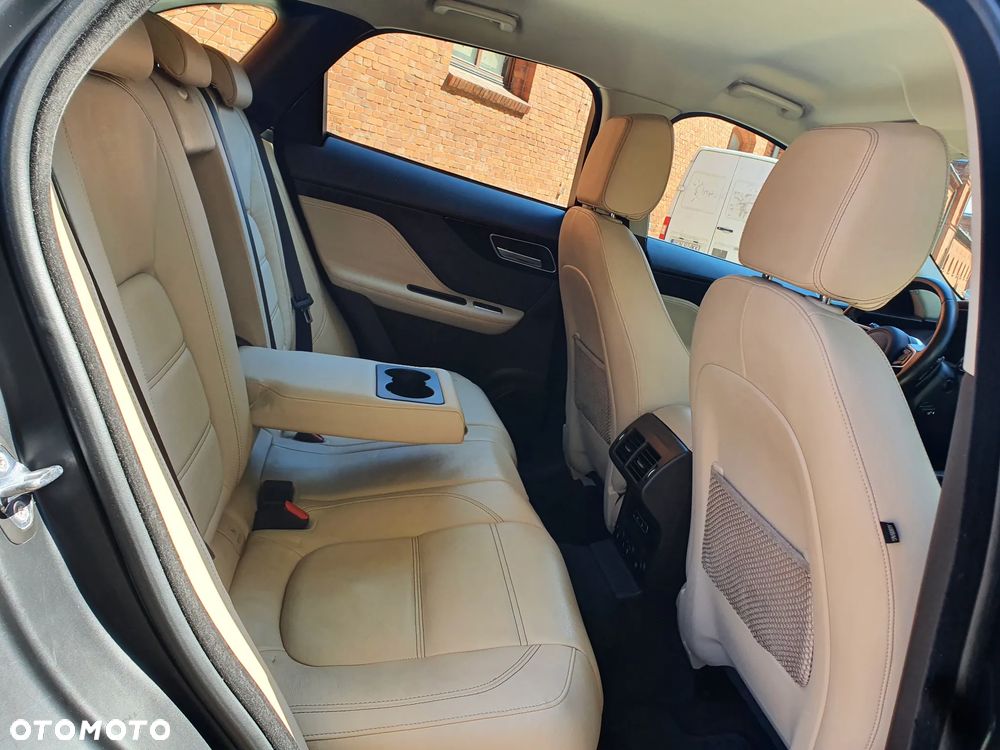 Jaguar F-Pace 20d AWD Prestige - 13