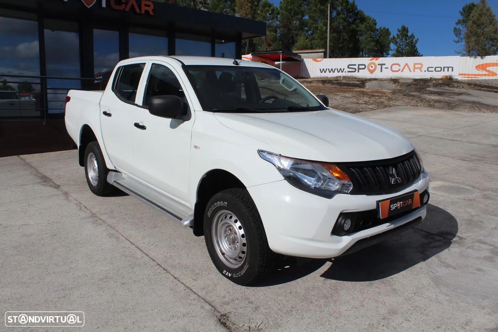 Mitsubishi L200 2.4 DI-D CD Invite 4WD - 2