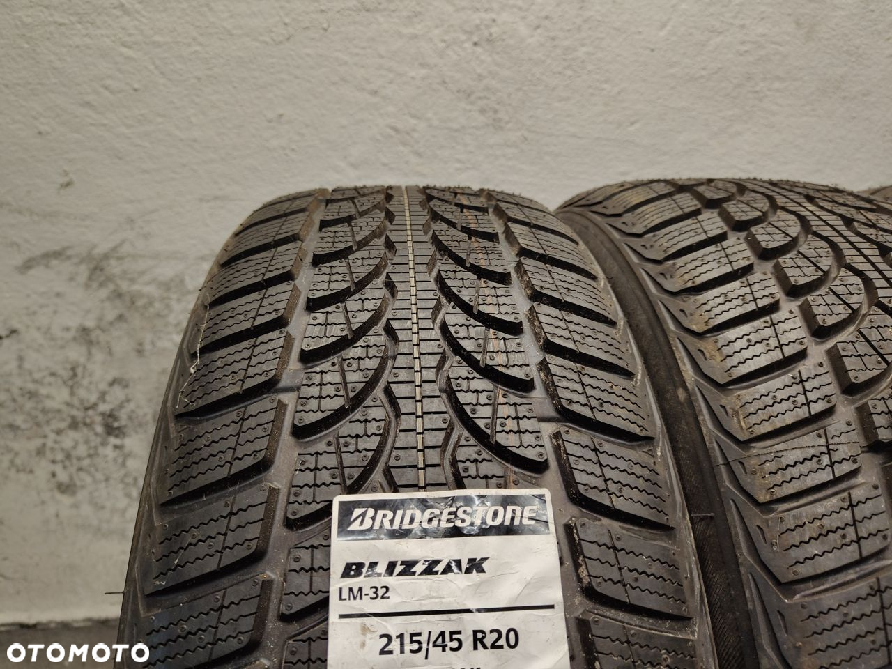 4x 215/45R20 95V XL Bridgestone Blizzak LM-32 - 2