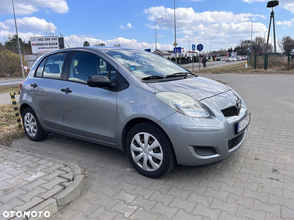 Toyota Yaris 1.0 Luna - 2
