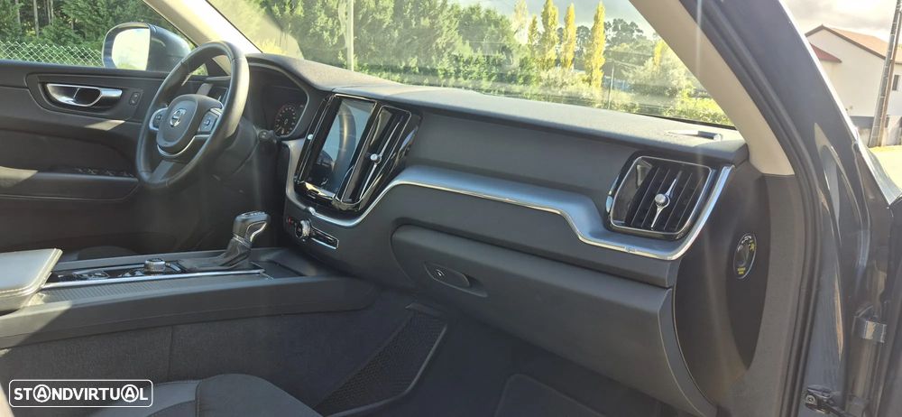 Volvo XC 60 2.0 D4 Momentum Geartronic - 21