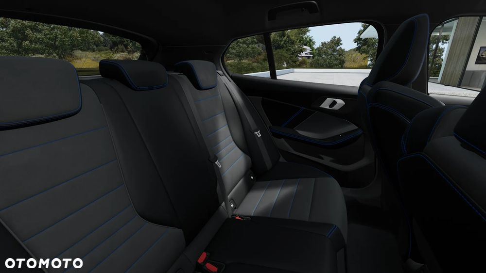 BMW Seria 1 120 mHEV - 12