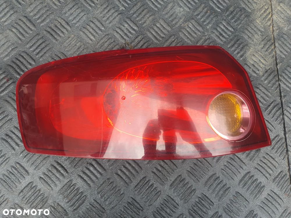LAMPA TYŁ LEWA FIAT CROMA II KOMBI EUROPA 27490102 51727250 - 1
