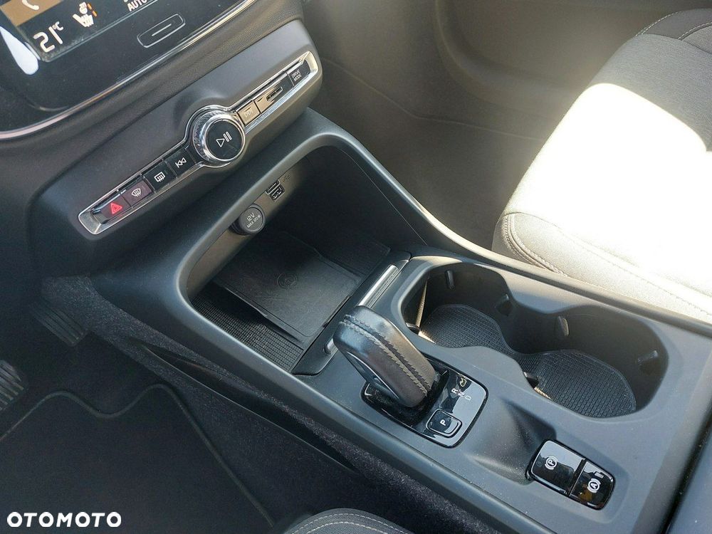 Volvo XC 40 - 22