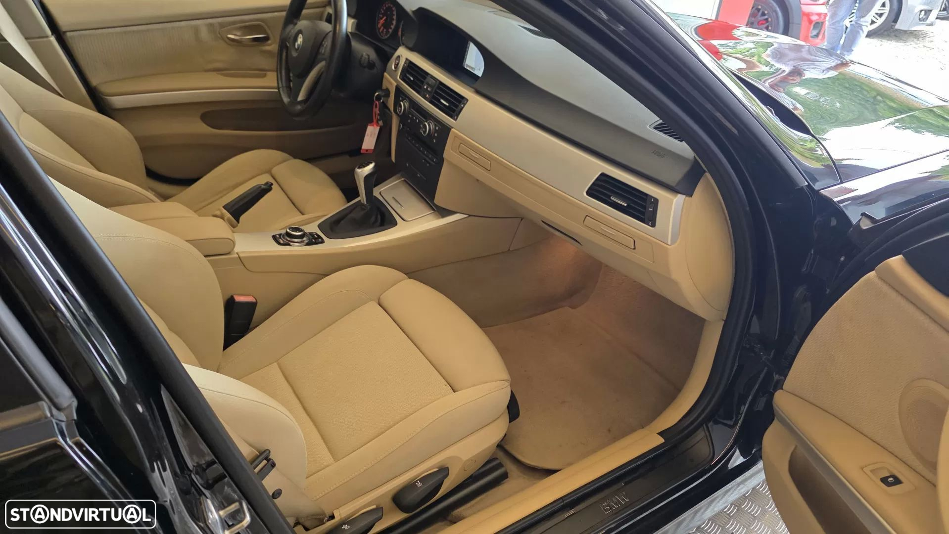BMW 318 d Touring Navigation Sport - 42