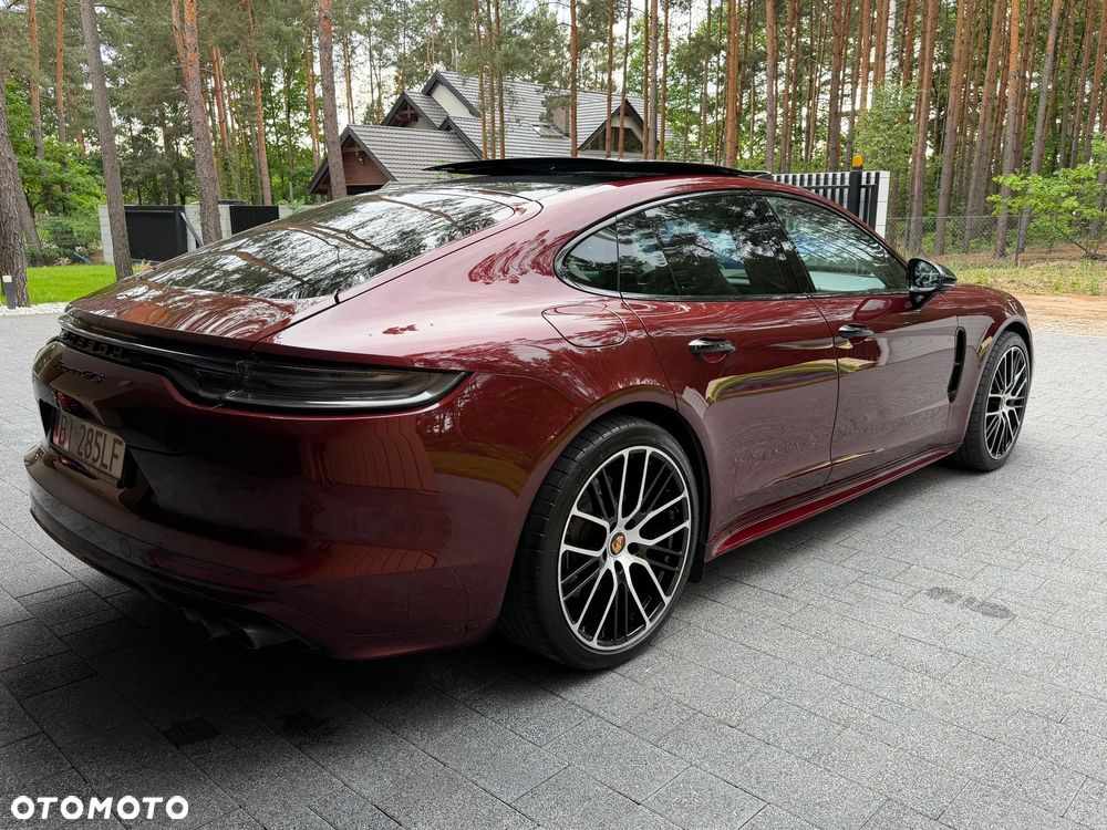 Porsche Panamera - 4