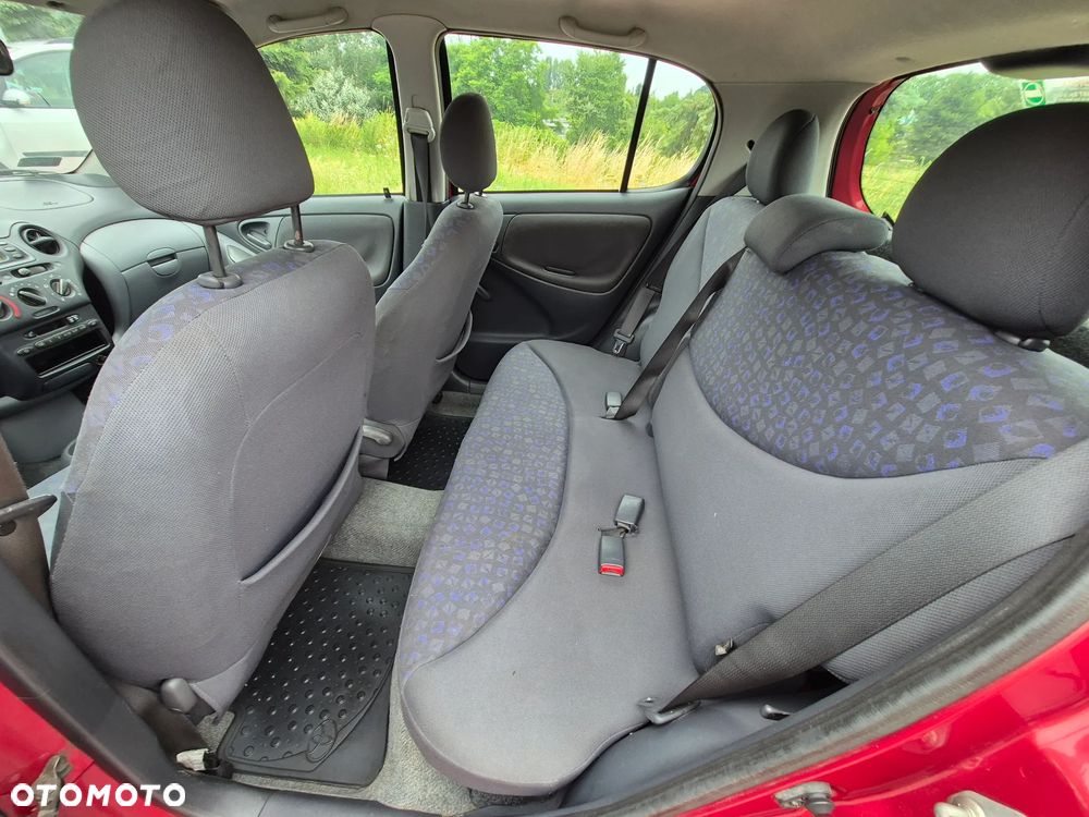 Toyota Yaris - 13