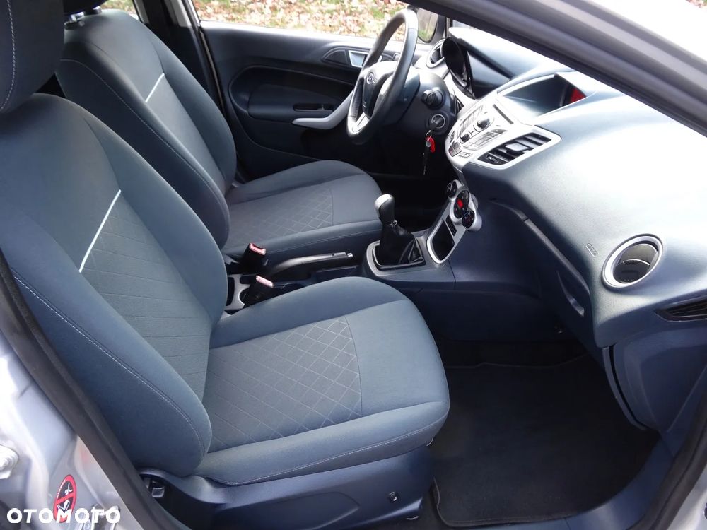 Ford Fiesta 1.25 Titanium EU5 - 19