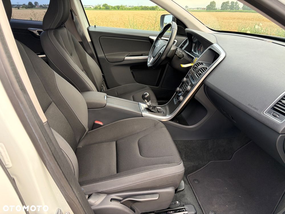 Volvo XC 60 D4 Edition Pro - 11