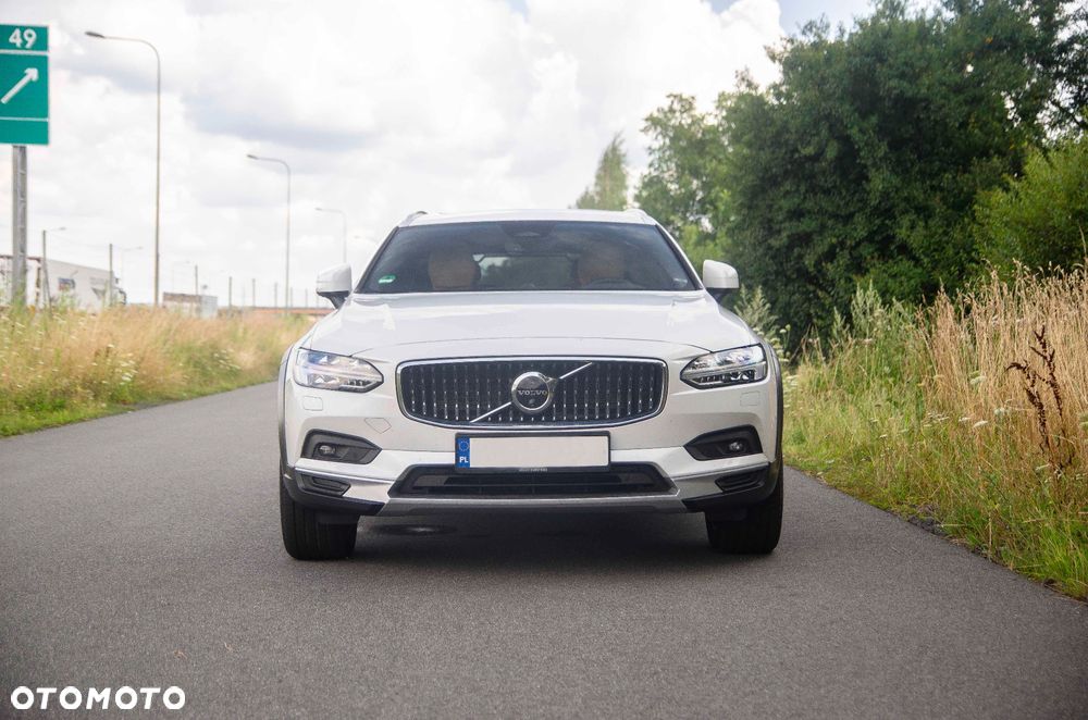 Volvo V90 Cross Country - 3