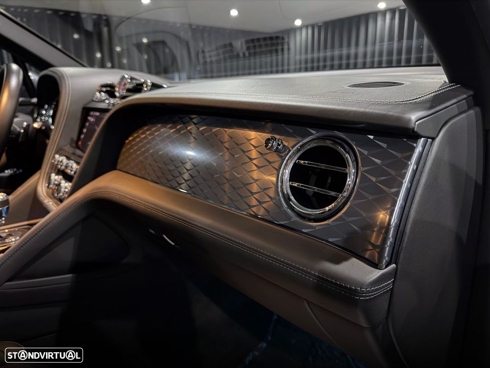 Bentley Bentayga V8 Atelier Edition - 46