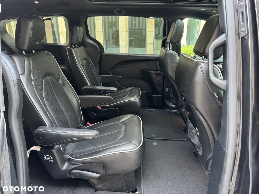 Chrysler Pacifica - 30